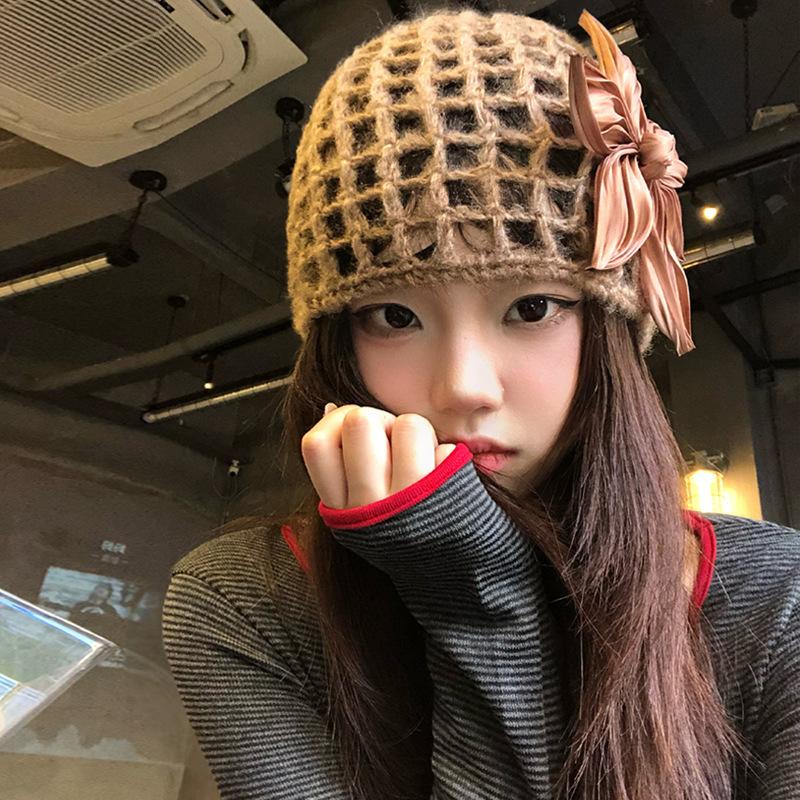 Hand-Woven Three-Dimensional Flower Hollow Bald Hat For Women, Sweet And Versatile In Spring And Autumn, Small Knitted Pullover
