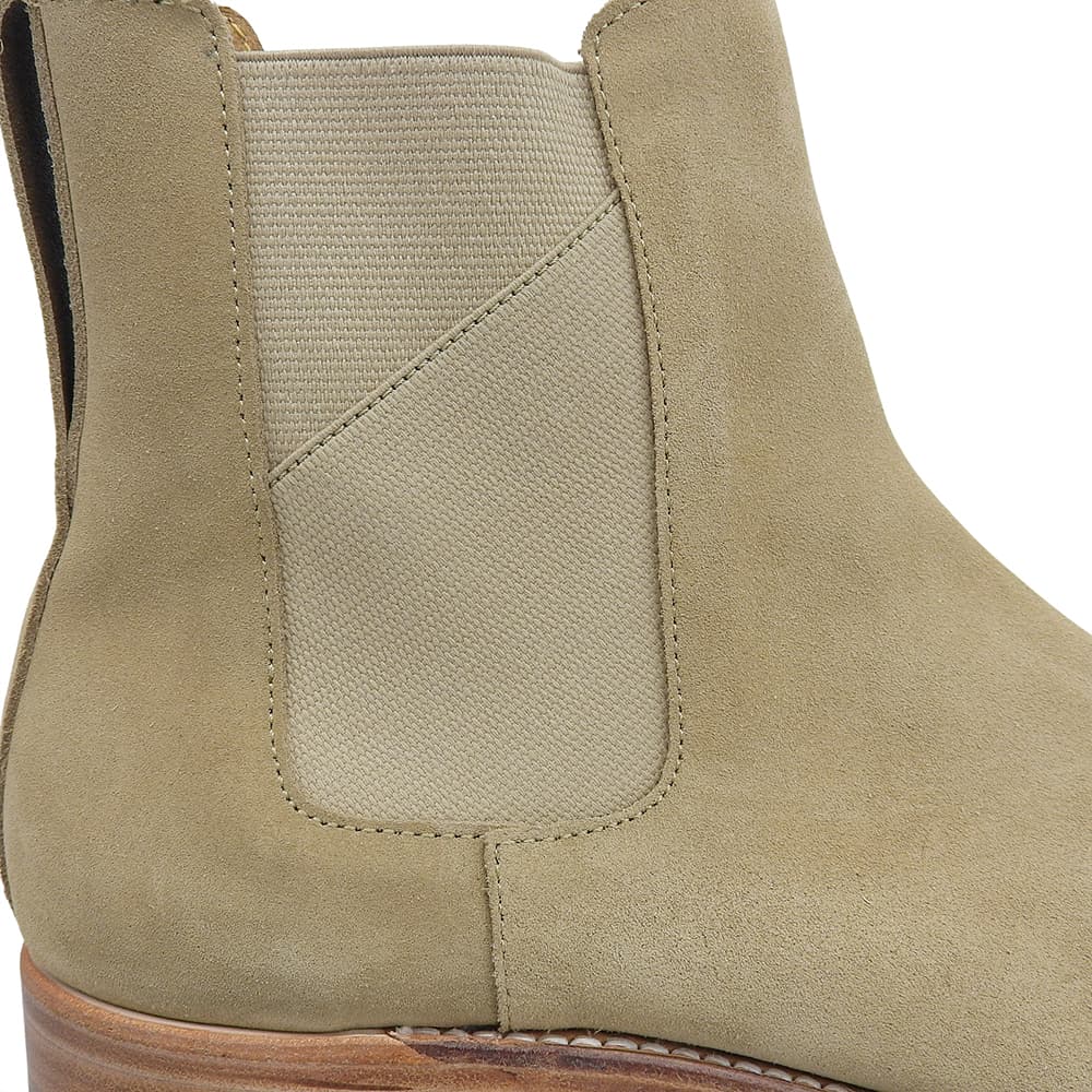 1piu1uguale3 Suede Chelsea Boots with Side Gore, Men's, Beige, Size 42 Shoes 42 beigeUsed
