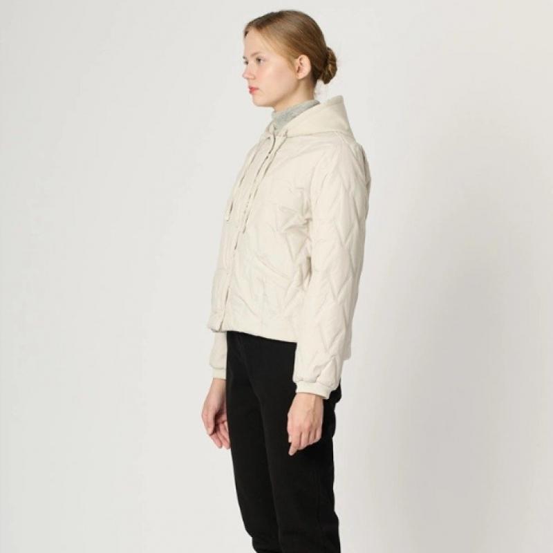 BCBG Hood Block Variation Duck Down Quilt B5w9y976