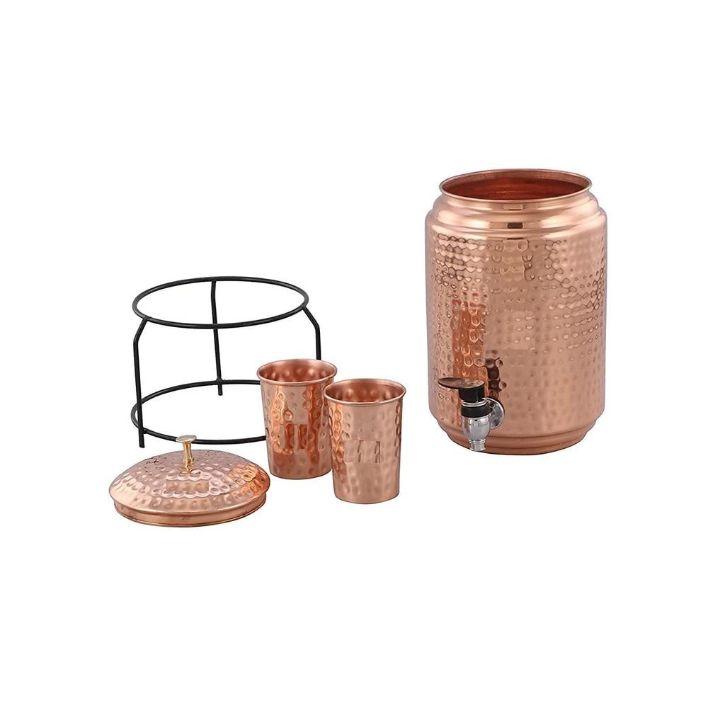 5litrový měděný dávkovač vody se stojánkem a 2 sklenicemi Bez BPA, netoxická vrážená textura, nerezavějící a odolná s přidanými zdravotními přínosy mědi