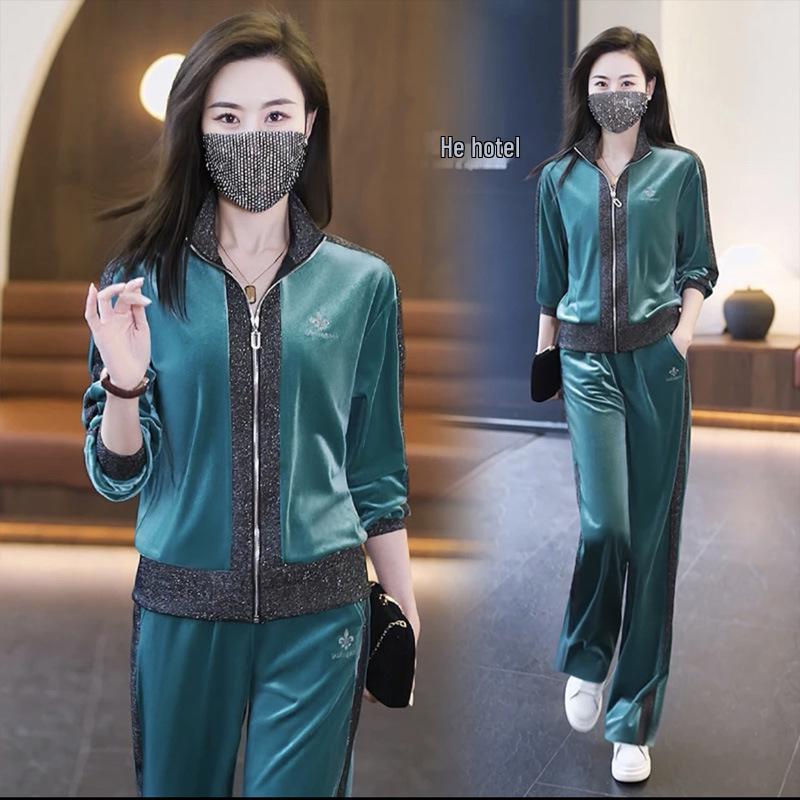 2025 Women's Spring/Autumn Velvet Sporty Two-Piece Set - Fashionable Age-Defying Casual Wear