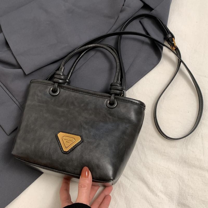 Ielgy Bucket Bag Autumn Winter One-Shoulder Messenger Work Small Bag