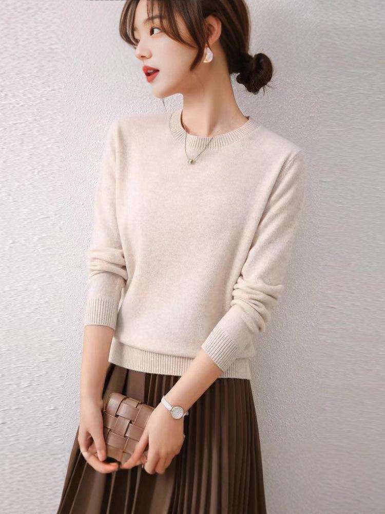 2025 Versatile Loose-Fit Wool Sweater: Slimming, Solid Color, Perfect for Autumn & Winter