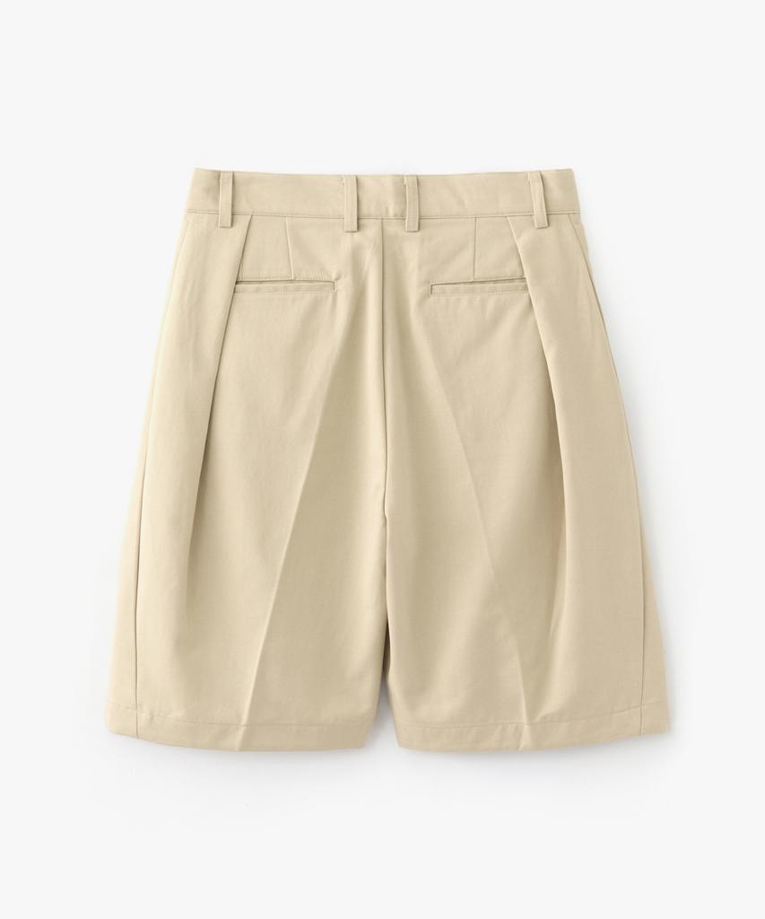 Kofwi Cleve Multi-Tuck Shorts Beige