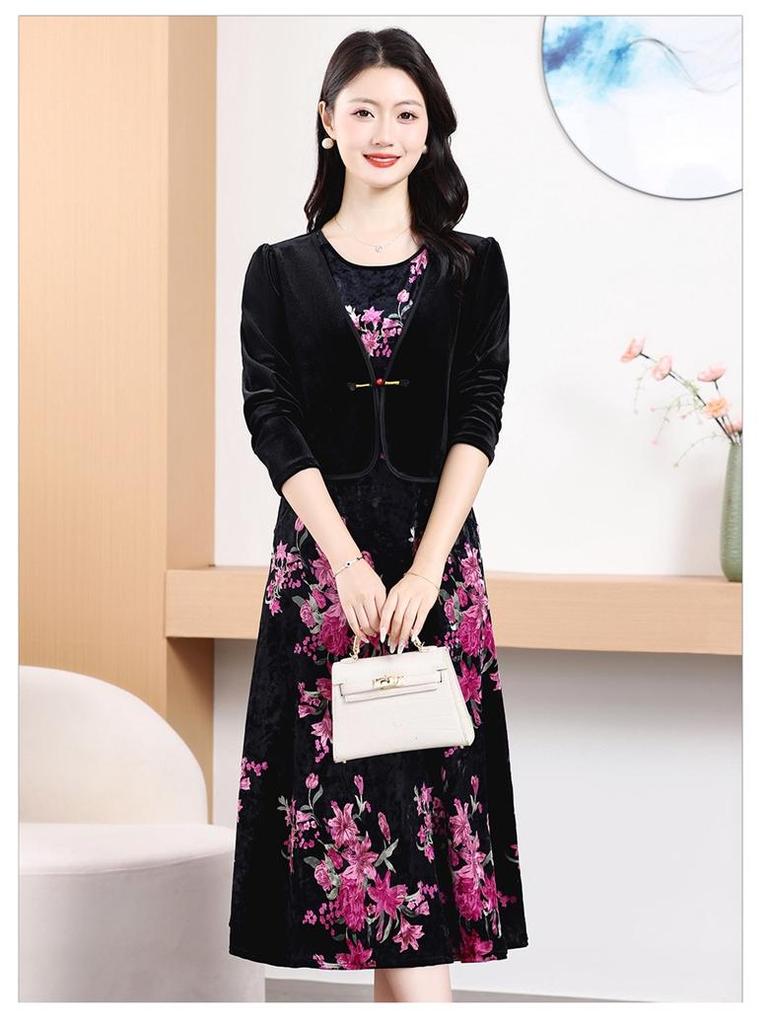Gold Velvet Patchwork Two-Piece Dress for Middle-Aged Women - Age-Reducing and Stylish Long-Sleeved Attire for Spring and Autumn