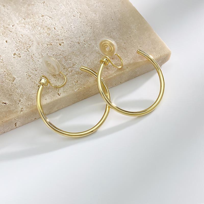 Zhao Lusi Style Simple Mosquito Coil Earrings - Versatile Winter Ear Clips In Round and Square Designs