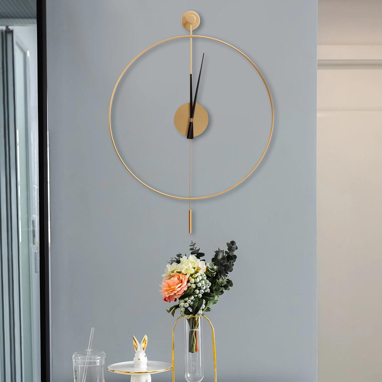 

Swing Wall Clock Modern Design Silent Quartz Movement Elegant Great Gift Living Room Decor Dial Without Number Easy to Install: золотой