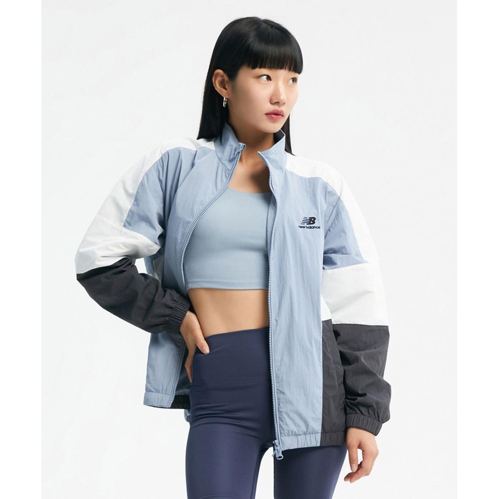 

NEW BALANCE NBNAD32813 UNI Летающая теплая куртка (СВЕТЛО-СИНИЙ)