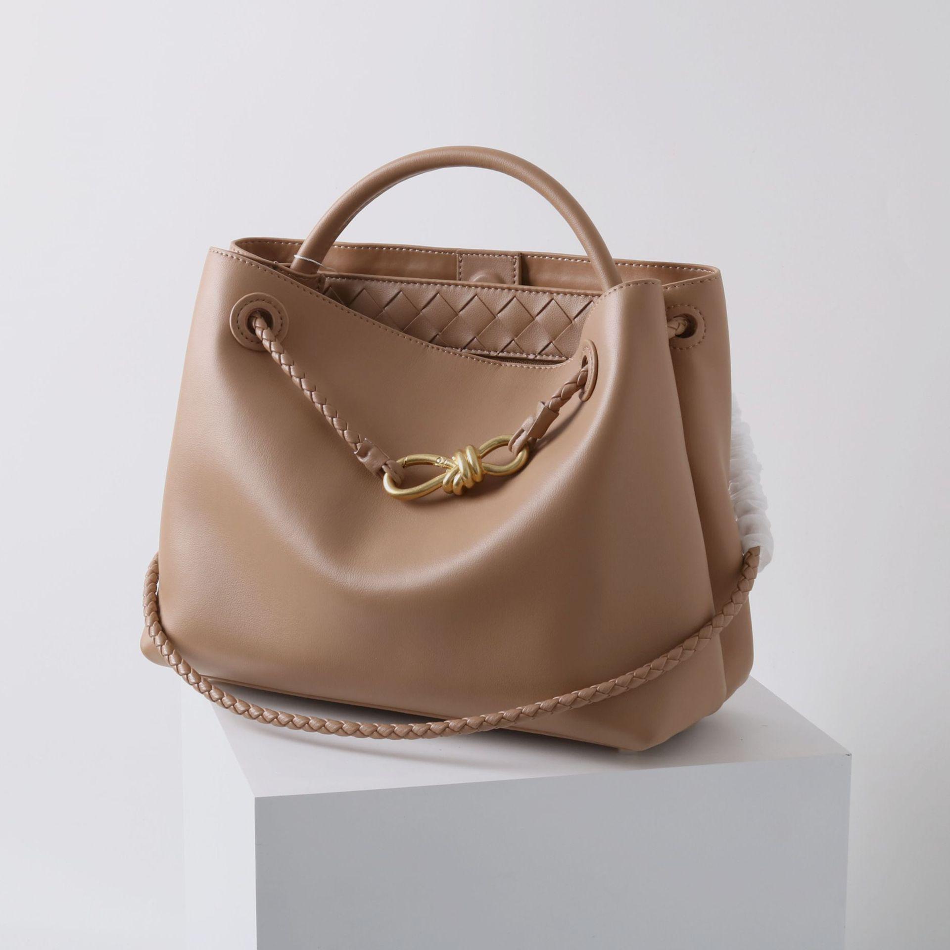 

Сумка из натуральной кожи 2025 года: Высококачественная коровья кожа, металлическая пряжка, универсальная сумка через плечо Small