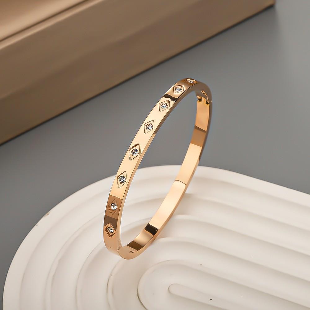 Rhombus Pattern Diamond-Inlaid Titanium Steel Bracelet