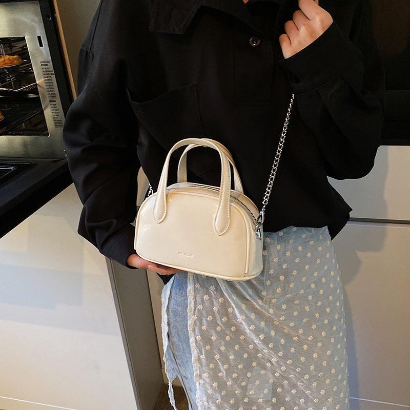 Niche Design Retro Small Bag Women's New Simple Shoulder Messenger Bag Chain Pillow Bag