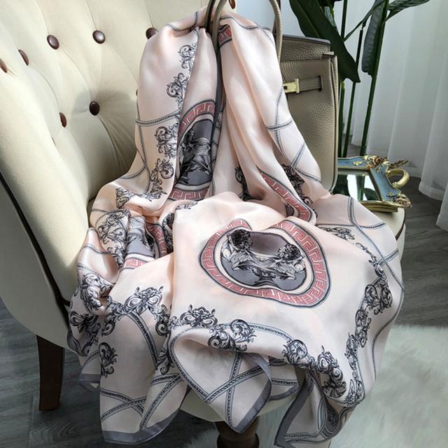 Luxury Brand Autumn and Winter Women New Style Fashion Color Matching Print Silk Scarf Lady Popular Headcloth Beach Shawl