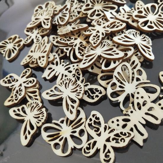 50Pcs Wood Chips Burr Free Hollow Design DIY Portable Blank Wooden Butterfly Embellishment Decor for Kids