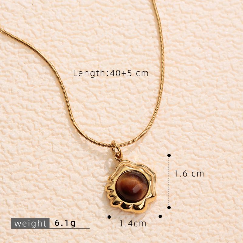 Maillard Style 18k Gold Irregular Tiger's Eye Pendant Necklace