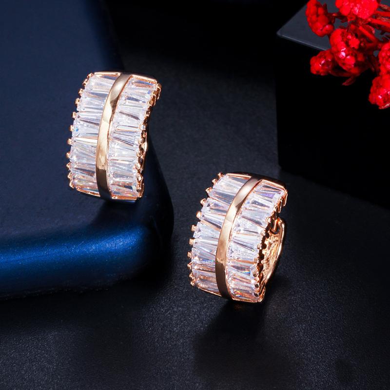 WWJ Brillante kleine Creolen mit geometrischem Zirkonia