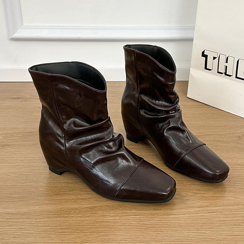 With stacked square head short boots, women's autumn fashion short tube inner height increase, thick heel square head skirt, thin boots, no