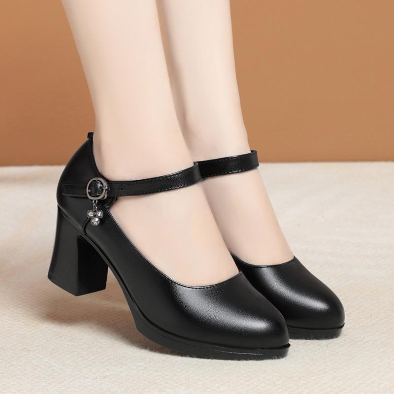 

Cheongsam model catwalk high heels women are not tired feet leather thick heel waterproof table leather shoes middle heel dancing soft sole single 42