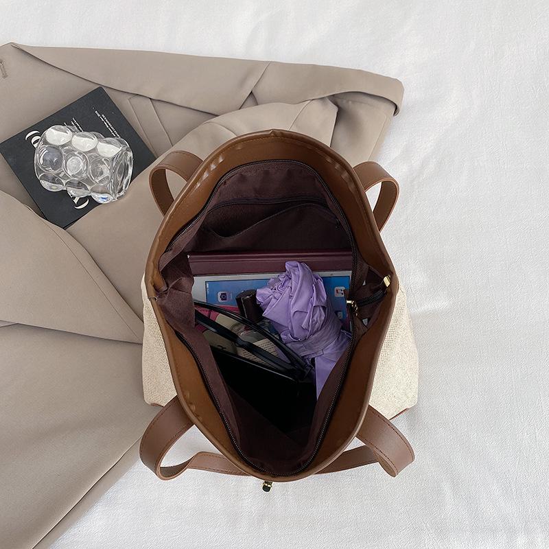 Women's Large Capacity Fashionable Crossbody & Tote Bag for Street Shopping and Commuting