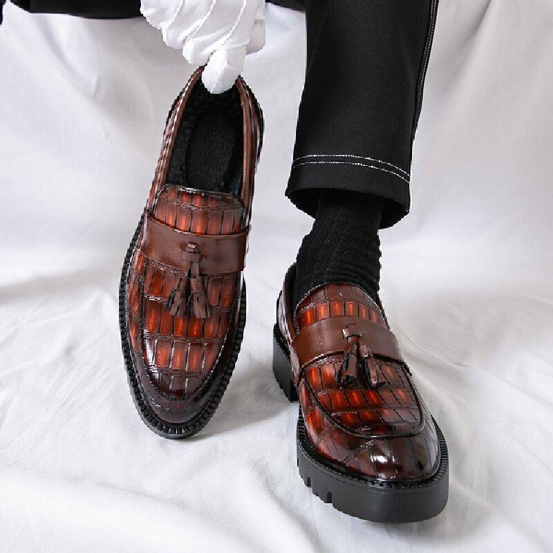 Fashion Retro Men Business Fringed Shoes Men Casual Comfortable Thick-soled Anti-slip Fashionable Small Leather Shoes Sizes 38-46
