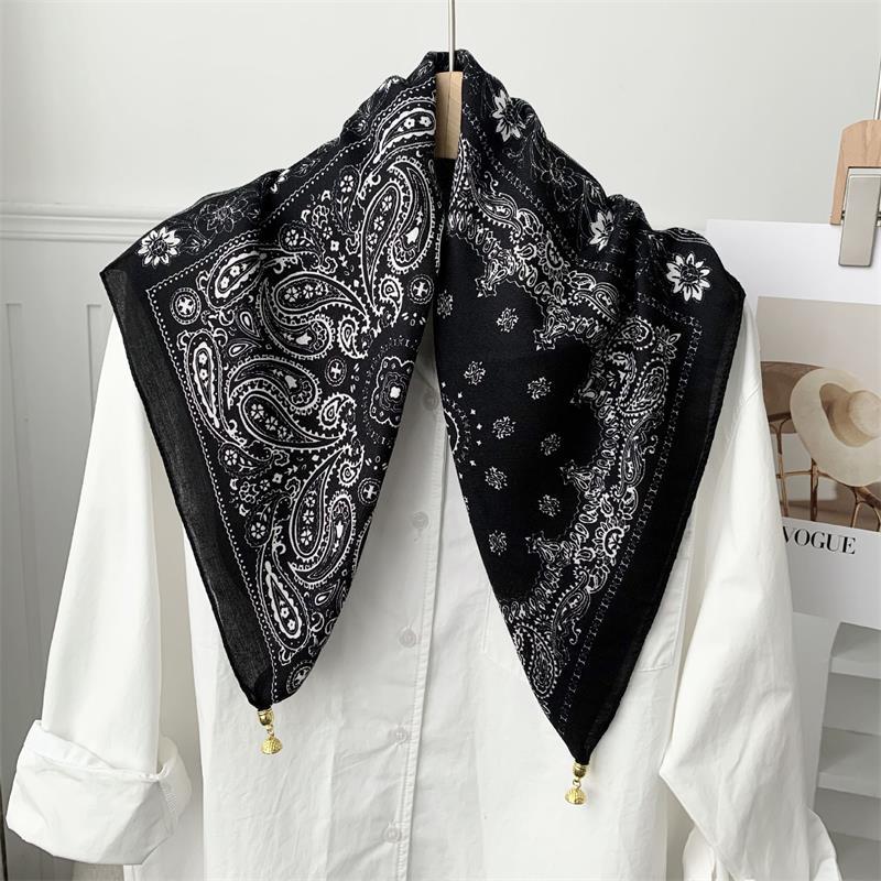 70*70 Square Scarf Retro Print Silk Scarf With Magnetic Buckle Women Neck Scarf All-Match Shawl Headscarf Accessory Gift