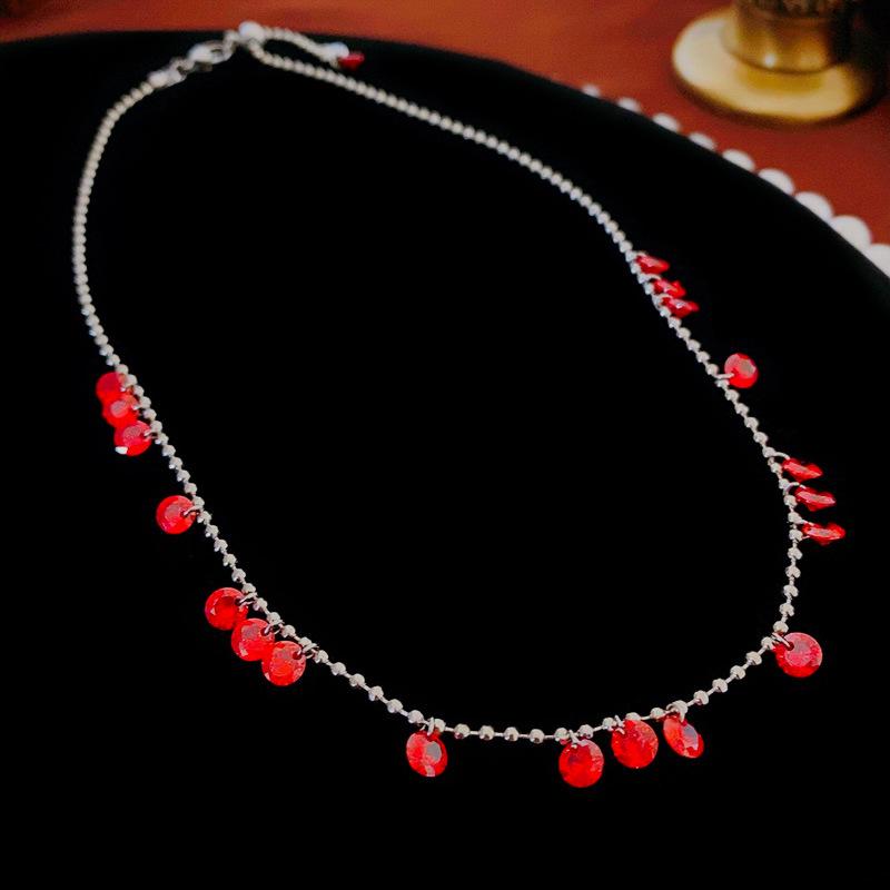 

High-End Retro Metallic Zircon Geometric Sweater Necklace