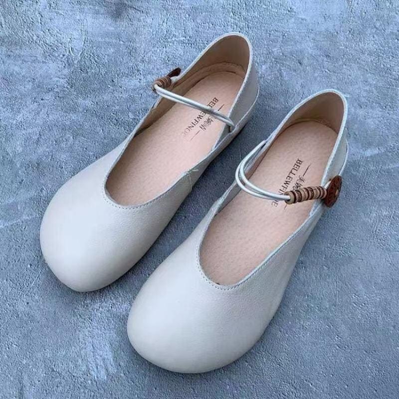2025 new flat-soled mother shoes with soft soles and comfortable real soft leather women s shoes are versatile and not tired. Soft leather women s 35