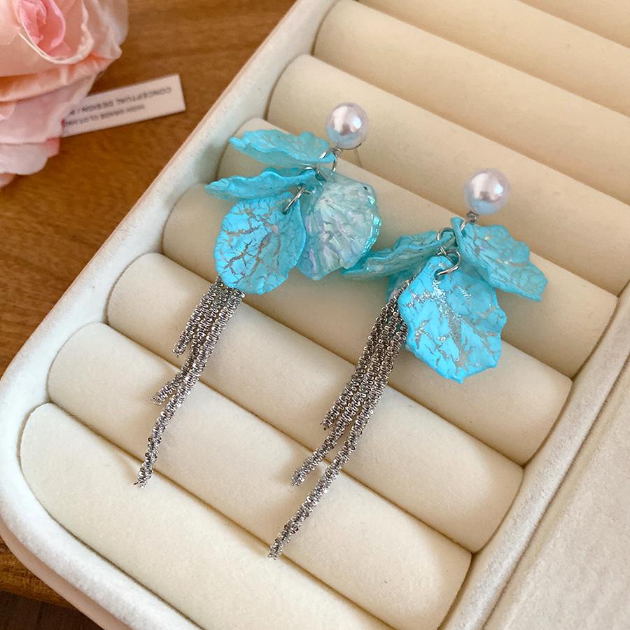 

Silver needle pearl petal fringed earrings holiday wind sweet small fresh temperament stud earrings niche high-end earrings women