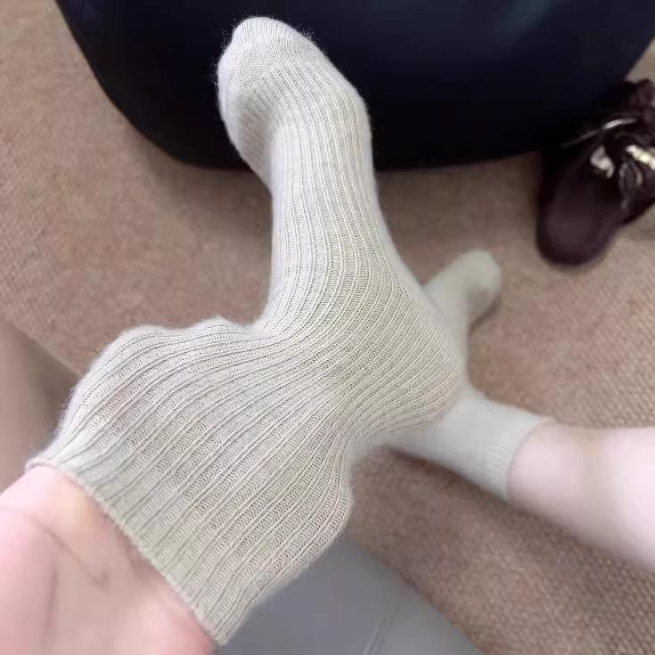 Solid Color Versatile Wool Socks Autumn And Winter Velvet Warm Men'S And Women'S Same Medium Tube Socks Stacked Home Floor Socks Sleep Socks