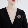Brosjenål Snøkrystallform Skinnende Rhinestones Nål med Roterende Ytre Lag Flerlagsdesign Jakkeslagsmerke