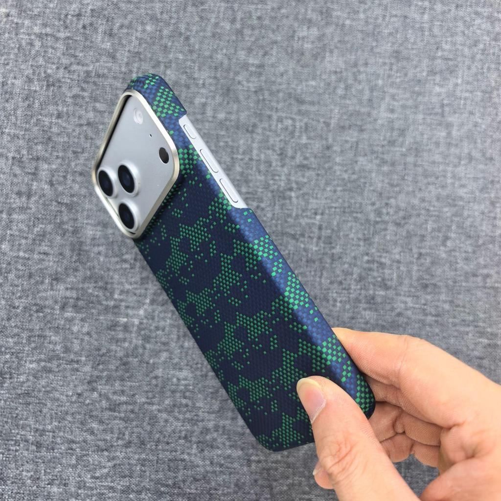iPhone 17 Pro Max Kevlar Magnetic Case - Carbon Fiber Drop-Proof Cover
