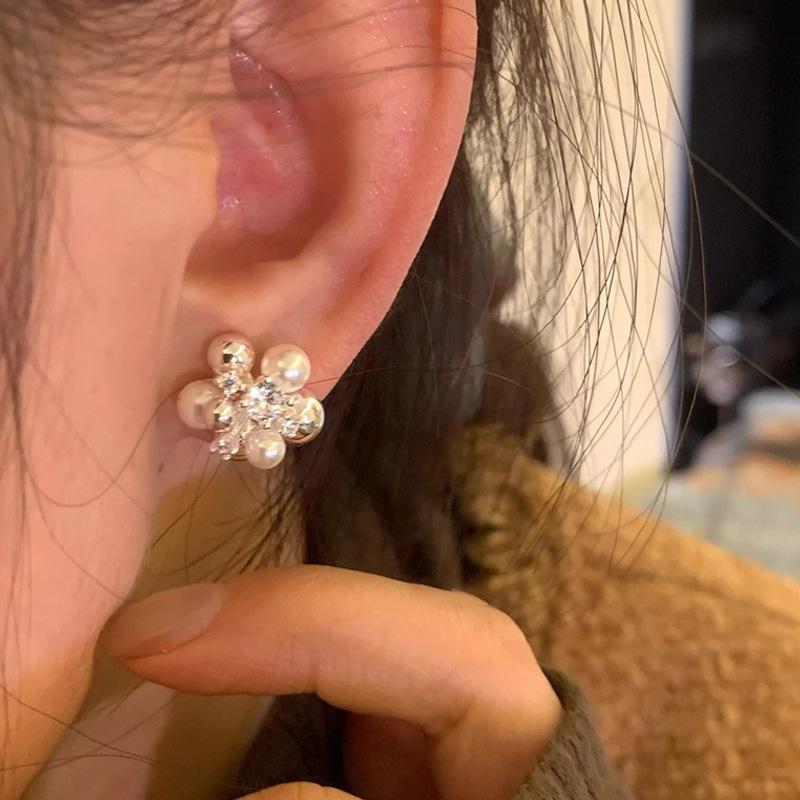 Ohrstecker im neuen Stil - Vielseitig für Damen, Elegant und Retro im Stil, Exquisiter Schmuck für High-End-Mode.