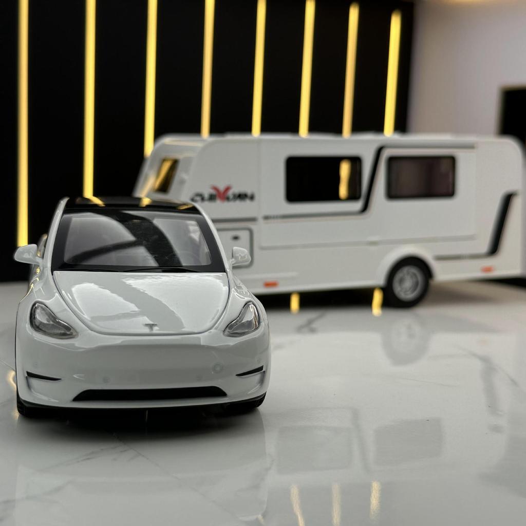 1/32 Scale Tesla Model Y Caravan Metal Diecast Alloy Toy Car Model Trucks For Kids Toys Vehicles Hobbies Collection