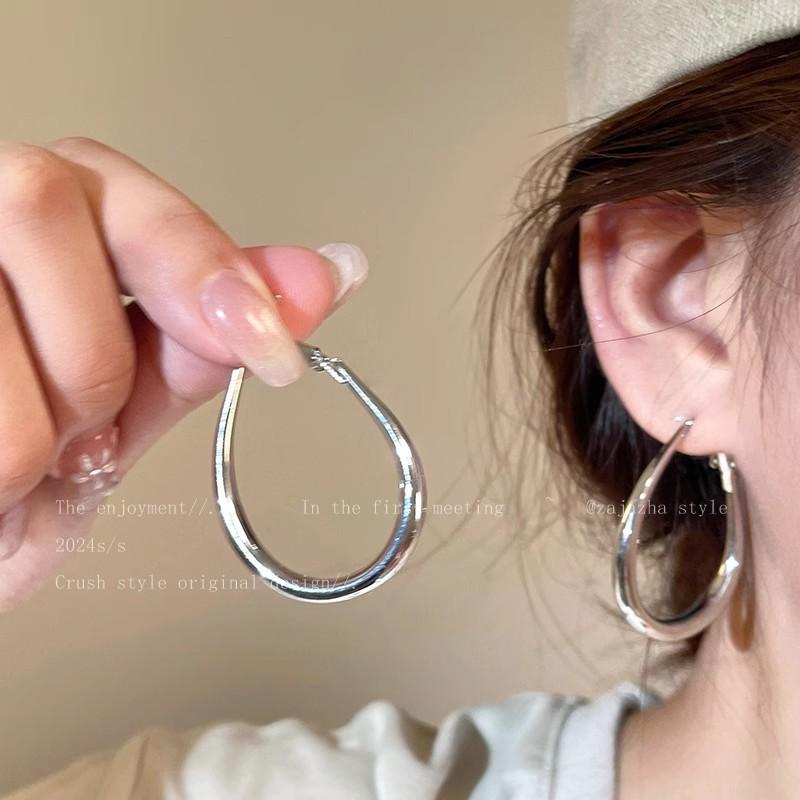 Women Minimalist Solid Circle Hoop Earrings Simple Fashion Ear Jewelry