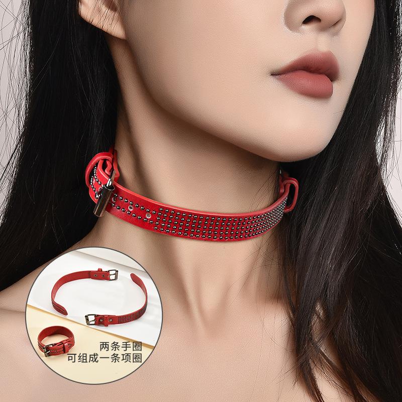 Niche Design Heavy Metal Rivet Red Leather Necklace Collar, A Two-Wear Leather Bracelet Removable Tide