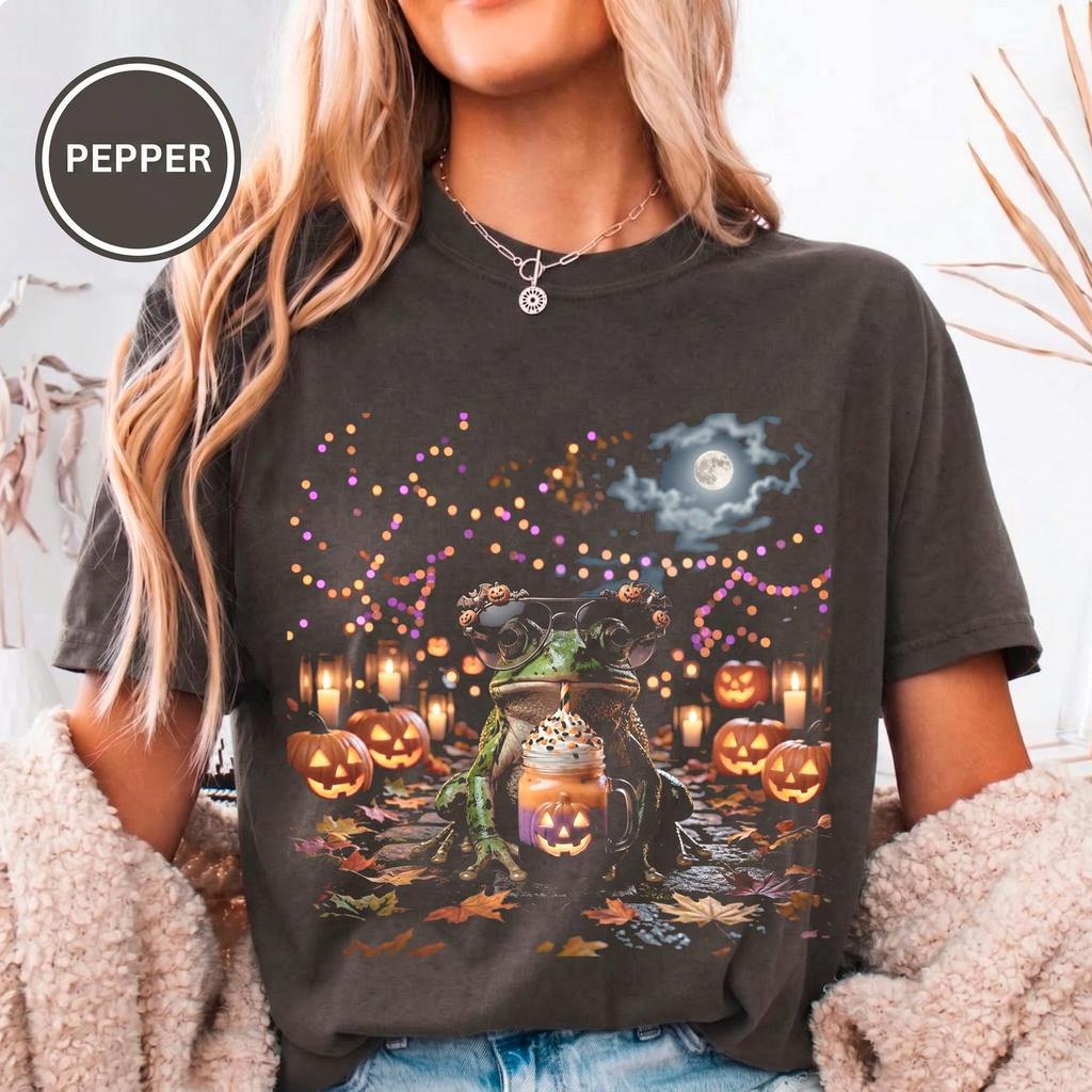 Halloween Pumpkin Frog Tee, Spice Latte Fall Coffee, Spooky Season Autumn Vibes, Trick or Treat Comfort Colors for Frog Lovers