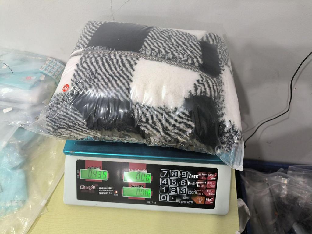 2025 Plaid Loose Fit Long Sleeve Hooded Fuzzy Zip-Up Cardigan Jacket