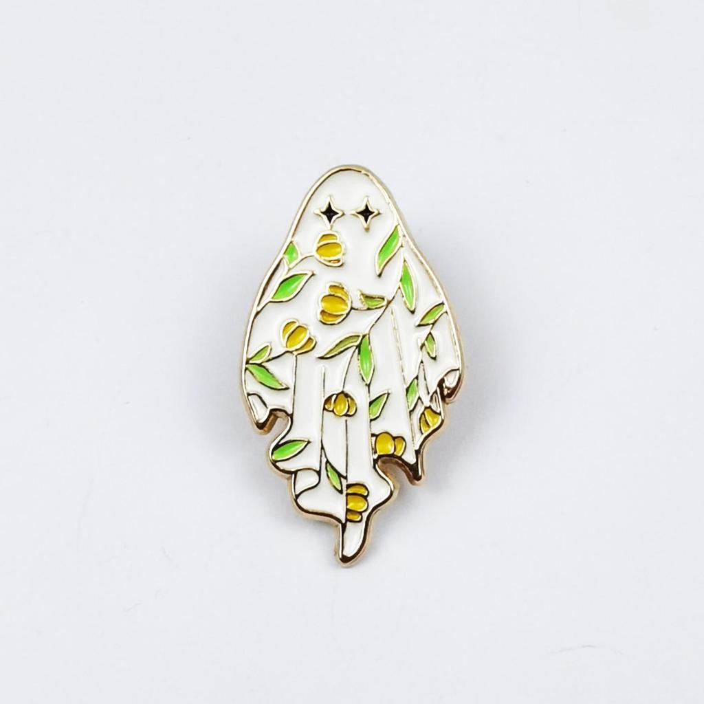 Cartoon Ghost Brooch: Smiling Face, Heart & Flower Badge for Halloween Costume