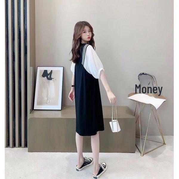 Rochie de vară în culori contrastante, mărime plus - fustă tip tricou lejeră care acoperă burtica pentru femei