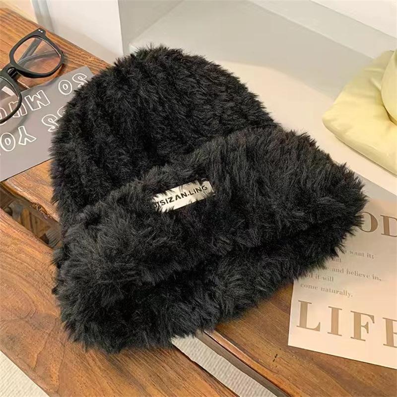 

Женская модная универсальная зимняя утепленная вязаная плюшевая шапка с защитой от холода, женская корейская флисовая подкладка, защита ушей, велосипедная шапка чёрный