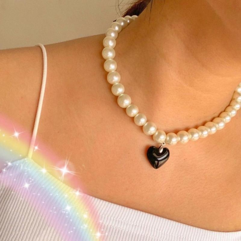 Elegant Big White Imitation Pearls Bead Necklace for Women Heart Shape Clavicle Chain Sweet Wedding Party Jewelry