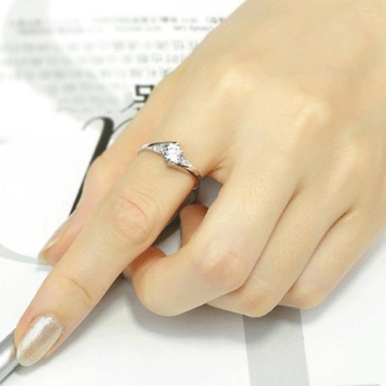 Shiny Twist Round Cut Cubic Zirconia Rhinestone Ring Bridal Wedding Jewelry Gift