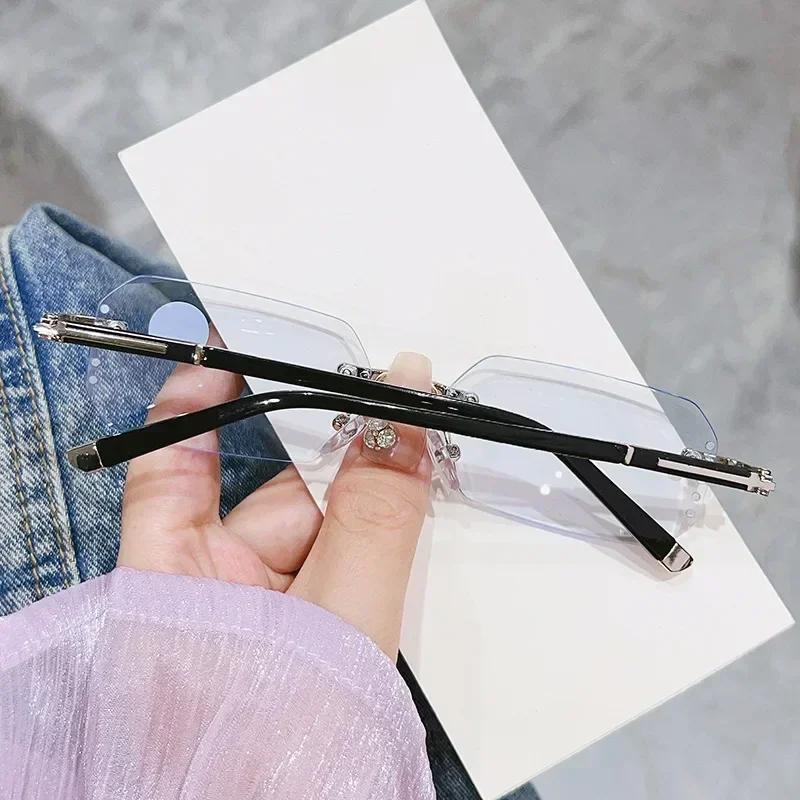 Fashion Hd Anti-Blue Glasses Unisex Ladies New Trend Color Change Glasses Women Luxury Diamond Photochromic Myopia Glasses