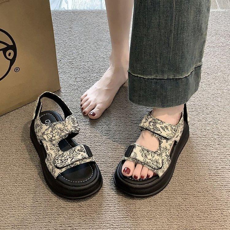 Roman muffin sole sandals summer new Velcro new Chinese casual platform beach shoes