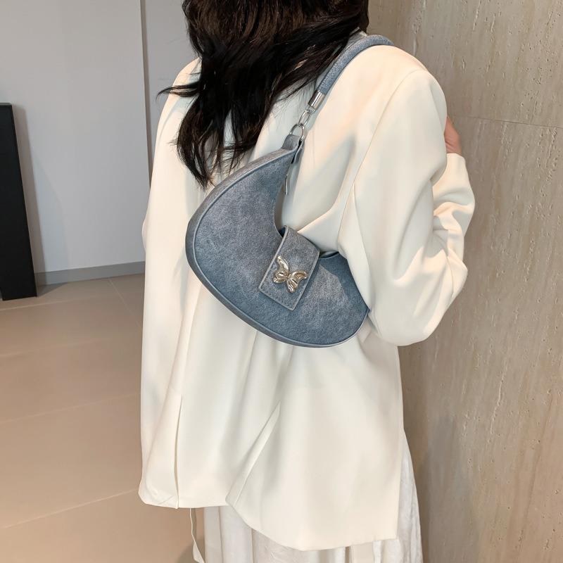 Personalized messenger bag fashion chain portable commuter armpit bag casual spring and summer new shoulder diagonal span bag