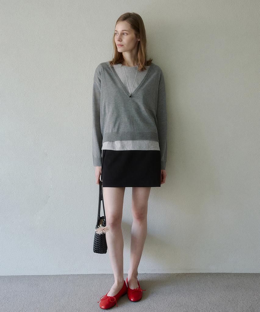 LOVLOV Deep V-Neck Knit (2 Colors)
