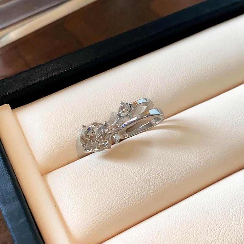 Simple round double-layer diamond-encrusted ear clips, Korean high-end sense without ear holes, ear bone clips, commuting light luxury temperament