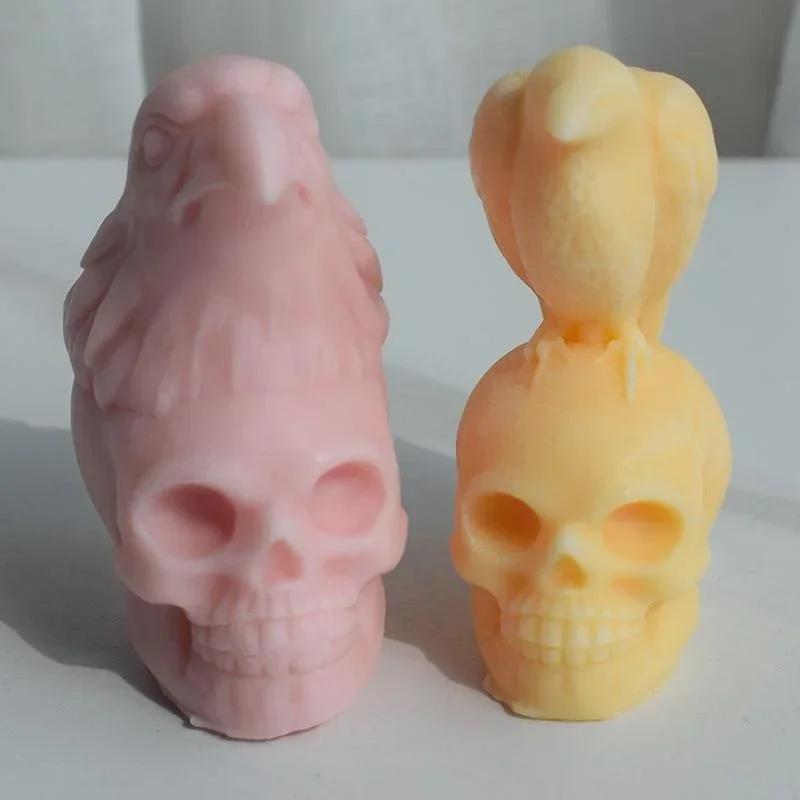 Halloween Skull Handmade Creative Mould Crow Eagle Stepping On Ghost Head Skull Aromatherapy Candle Gel Mould Plaster Drip Mold