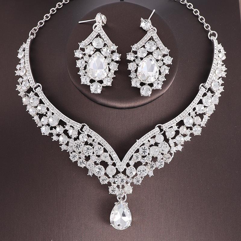 2026 Vintage Necklace Earrings Set Bridal Wedding Banquet Dress Accessories Exaggerated Luxury Crystal Accessories 45CM