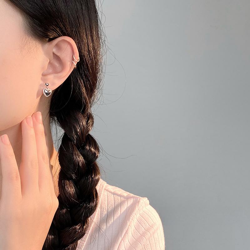 Fashionable Love Earrings for Women Seiko Personalized Sweet and Cool Style New Earrings