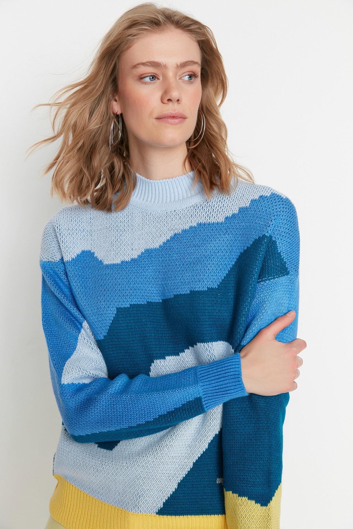 

Синий жаккардовый трикотажный свитер с высоким воротником TWOAW22KZ0014..